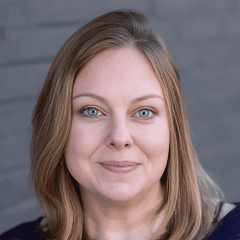 Portrait of Michelle, a professional stylist at Salon Ciseaux, showcasing their expertise and style.